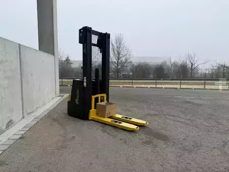 Ruční vysokozdvižný vozík 2022  Yale MS12AC (2)