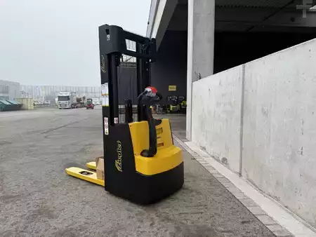 Ruční vysokozdvižný vozík 2022  Yale MS12AC (3)