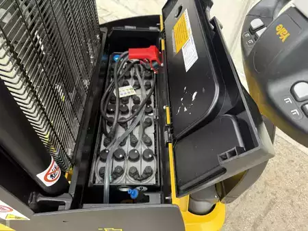 Ruční vysokozdvižný vozík 2022  Yale MS12AC (5)