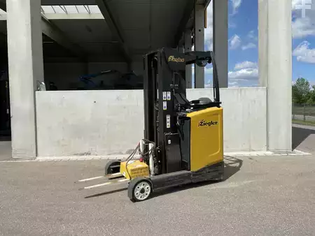 Retráctil 2022  Yale MR14 (1)