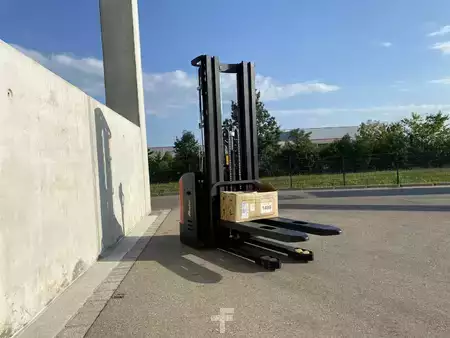 Ruční vysokozdvižný vozík 2022  EP Equipment ES12-12WA (2)