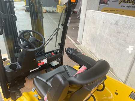 Eléctrica de 4 ruedas 2024 Yale ERP35VL (4)