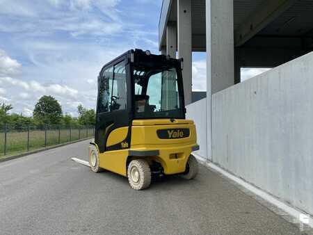 Eléctrica de 4 ruedas 2024 Yale ERP35VL (3)