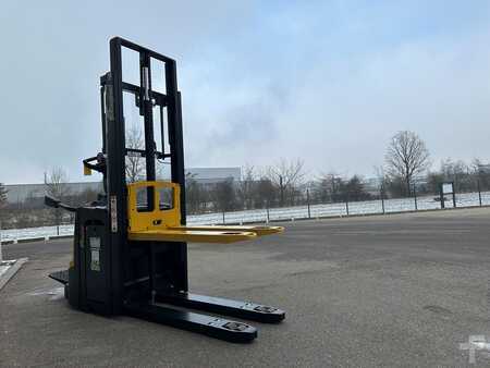 Pallet Stackers 2022  Yale MS20XD (3)