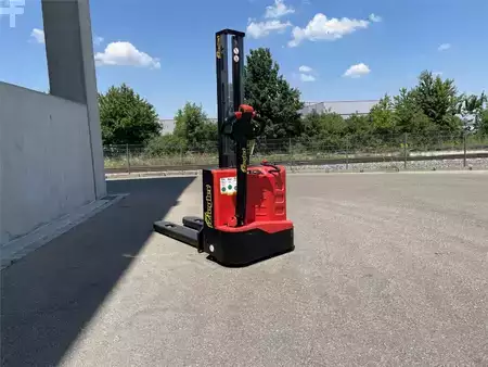 Ruční vysokozdvižný vozík 2023  EP Equipment ES12-12MMI (2)