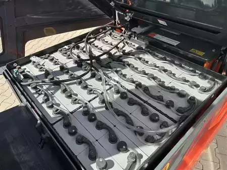Chariots électriques à 4 roues 2020  Toyota 8FBMT35 (6)