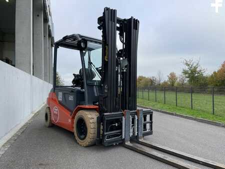 Carrelli elettrici 4 ruote 2024 Toyota 8FBMT50 (2)