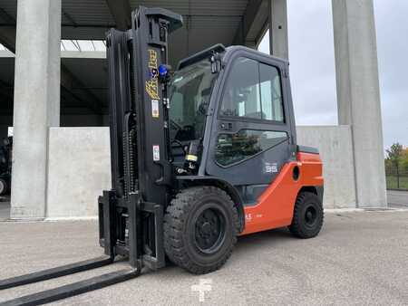 Carrelli elevatori diesel 2022 Toyota 8FDJF35 (1)