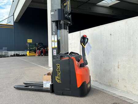 Apilador eléctrico 2024 Toyota SWE160 (3)