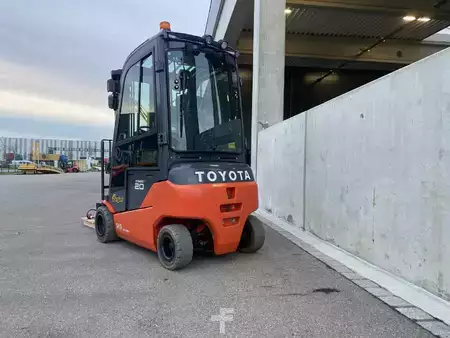 Chariots électriques à 4 roues 2020  Toyota 8FBMK20T (3)