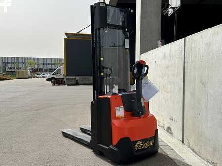 Apilador eléctrico 2024 Toyota SWE120 (3)