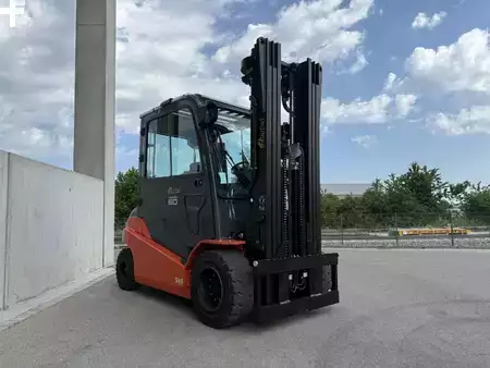 Elektro 4 Rad  Toyota 8FBMT50 (2)