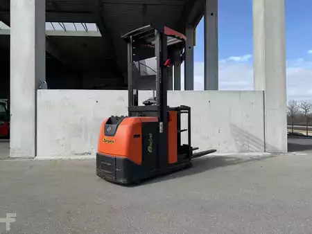 Plocktruckar vertikal 2014  Toyota OME100N (1)