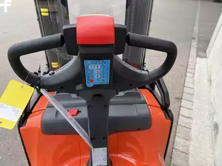 Hochhubwagen 2025  Toyota SWE160 (5)