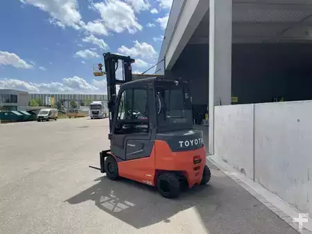 Chariots électriques à 4 roues 2021  Toyota 9FBH30T (3)