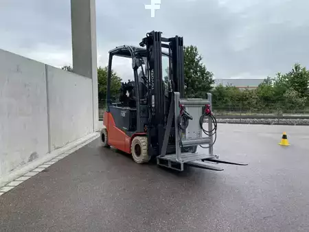 Elektro 4 Rad 2021  Toyota 8FBM18T (2)
