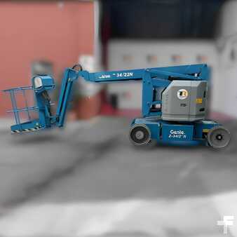 Platform trucks 2013  Genie Z34/22N (2)