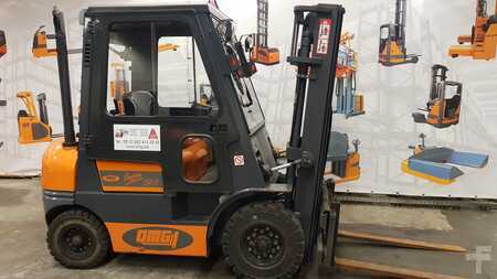 Carretilla elevadora diésel 2010 OMG ERGOS 25 D (1)