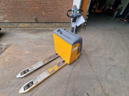 Electric Pallet Trucks 2019  OMG 320KN AC (1)