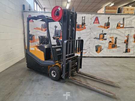 Eléctrica de 3 ruedas 1995 Jungheinrich EFG-DF-15 GE115-446 (2)