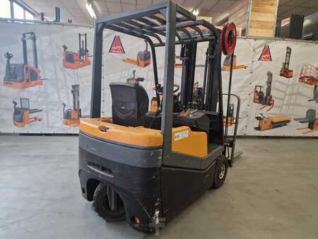 Eléctrica de 3 ruedas 1995 Jungheinrich EFG-DF-15 GE115-446 (3)