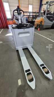 VZV s plošinou pro řidiče 2018 Still EXU20/NBAT/1150X560 (3)