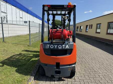 Wózki gazowe 2017  Toyota 02-8FGF15 (4)