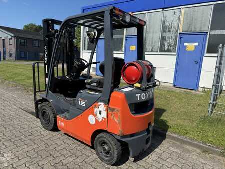 Wózki gazowe 2017  Toyota 02-8FGF15 (9)