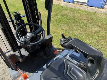 Elektro 3 Rad 2006  Toyota 7FBEF20 (3)