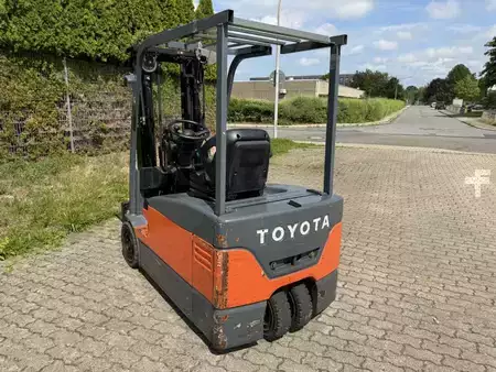 Carrelli elettrici 3 ruote 2003  Toyota 7FBEF16 (4)