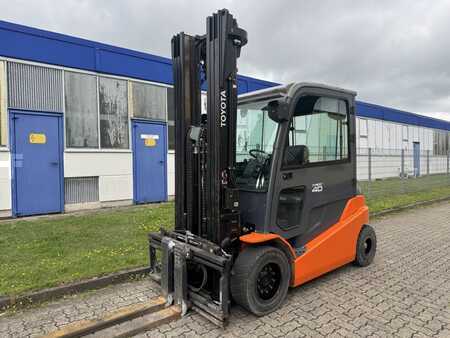 Elektro 4 Rad 2018  Toyota 8FBMT40 (1)