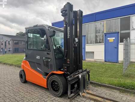 Elektro 4 Rad 2018  Toyota 8FBMT40 (2)