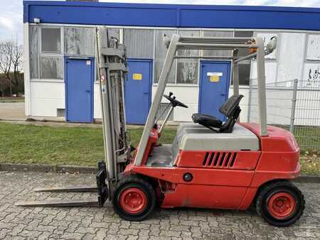 Wózki widłowe diesel 1980  Linde H25D 331 Oldtimer (5)