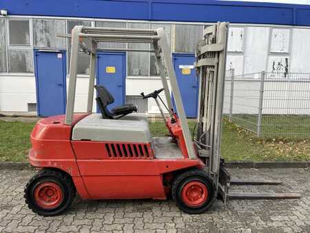 Wózki widłowe diesel 1980  Linde H25D 331 Oldtimer (6)