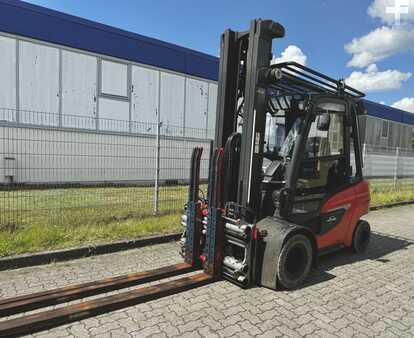 Diesel gaffeltruck 2020  Linde H30D-02 1202 TRIPLEX (1)