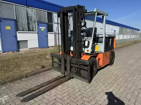 Chariots électriques à 4 roues 1998  Kalmar AT 700E/60-02 (1)