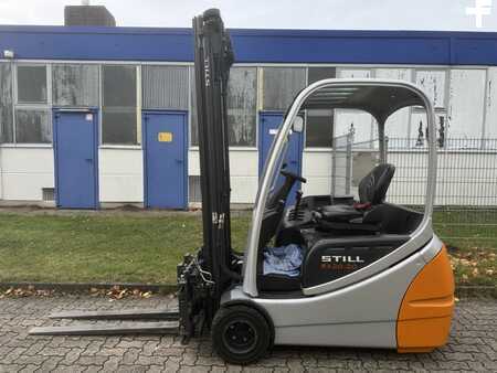 Carrelli elettrici 3 ruote 2010 Still RX20-20 (2)