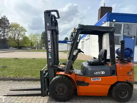 Nestekaasutrukki 2007  Heli CPOD30H (2)