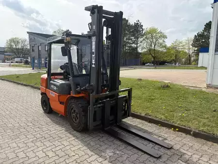 Nestekaasutrukki 2007  Heli CPOD30H (4)