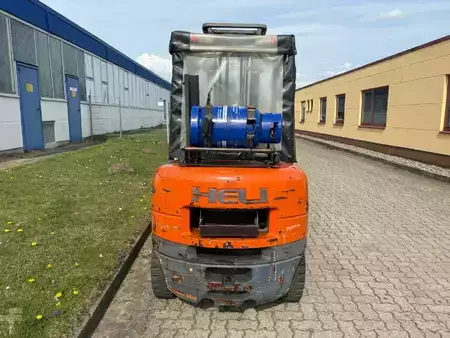 Nestekaasutrukki 2007  Heli CPOD30H (7)