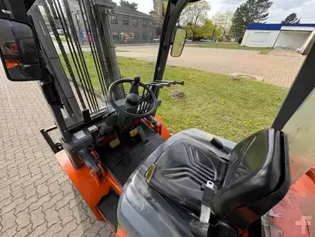 Nestekaasutrukki 2007  Heli CPOD30H (8)