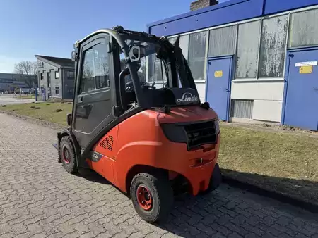 Carretilla elevadora GLP 2014  Linde H35T-02 (4)