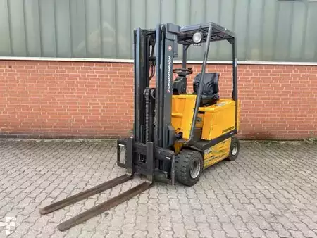 Elektro 4 Rad 1997  Jungheinrich EFG-V20GE115-395DZ (1)