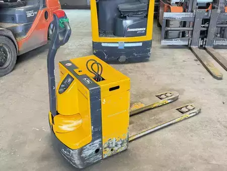 Niederhubwagen - Jungheinrich ELE18 (1)