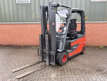 Elektro 4 Rad 2014  Linde E30HL-01/600 (1)