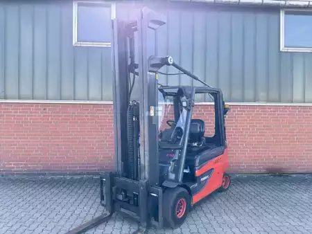 Elektro 4 Rad 2017  Linde Linde E30L-01 (1)