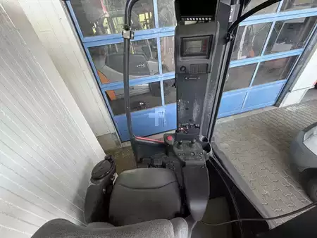 Carretilla retráctil 2022  Linde R17X-03 (9)