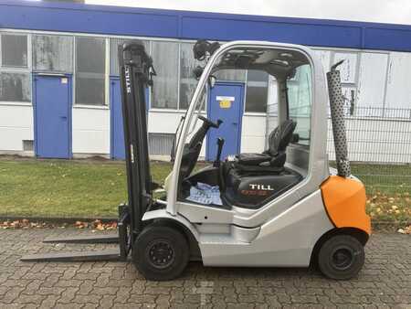 Carrelli elevatori diesel 2007  Still RX70-22 (10)