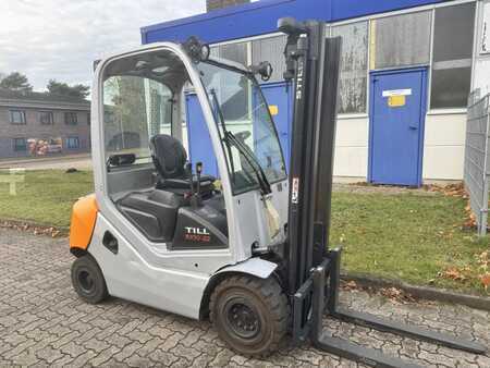 Carrelli elevatori diesel 2007  Still RX70-22 (2)