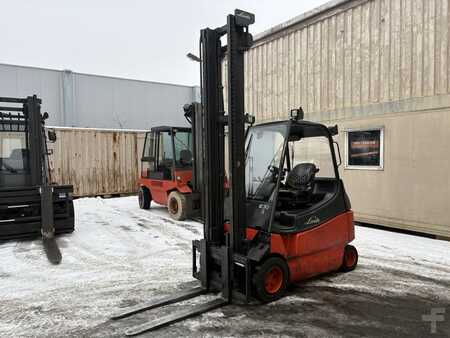 Elektro 4 Rad  Linde E30-03/600 (1)